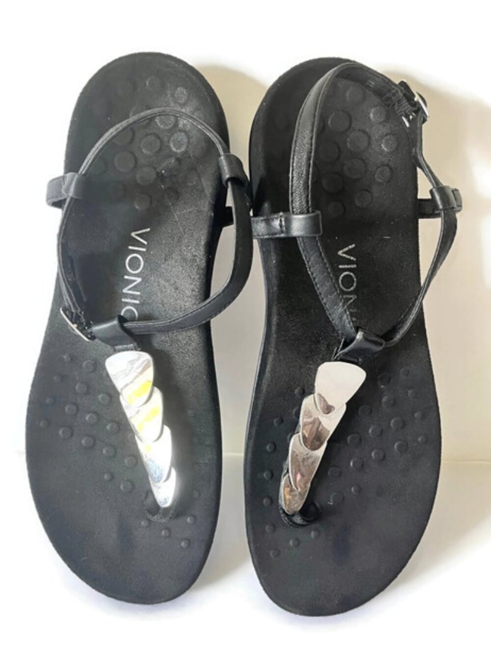 Vionic Black Leather Upper Silvertone Accent Ankle Strap Thong Sandals Size 7